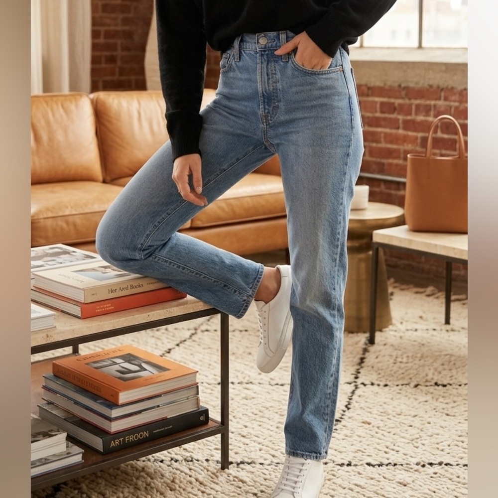 Madewell NWT Perfect Vintage Light Blue Denim Straight Leg Jeans